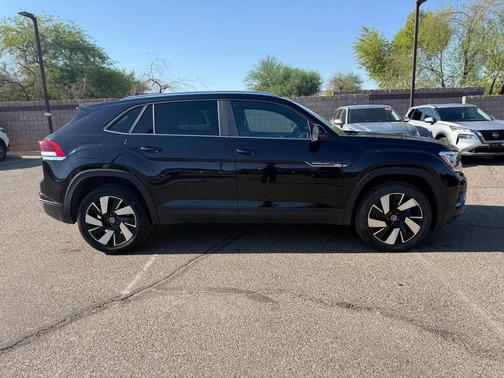 2024 Volkswagen Atlas Cross Sport 2.0T SE w/Technology