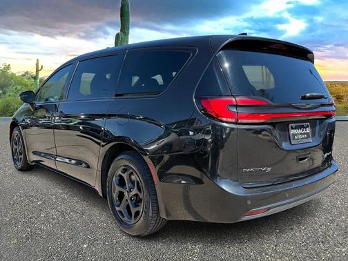 2022 Chrysler Pacifica Hybrid Touring L