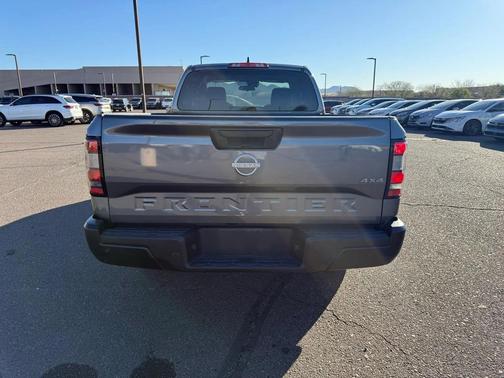 2023 Nissan Frontier S