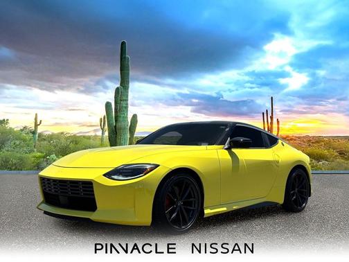 Ikazuchi Yellow Pearl Tricoat/Super Black 2023 Nissan Z Performance Auto