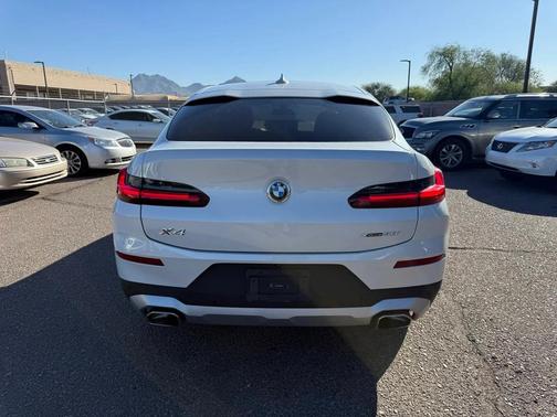 2024 BMW X4 xDrive30i