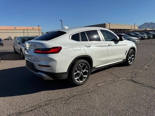 2024 BMW X4 xDrive30i