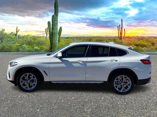 2024 BMW X4 xDrive30i
