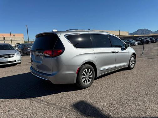 2020 Chrysler Pacifica Touring-L Plus