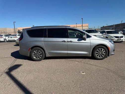2020 Chrysler Pacifica Touring-L Plus