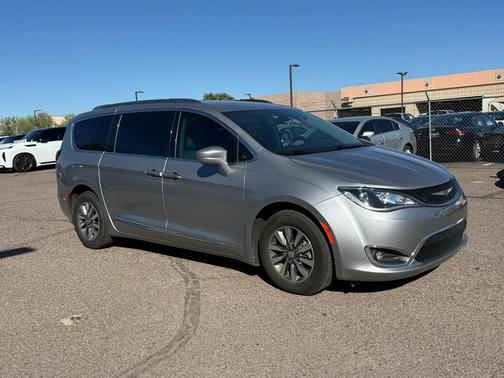 2020 Chrysler Pacifica Touring-L Plus