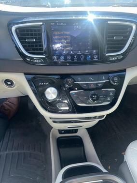 2020 Chrysler Pacifica Touring-L Plus