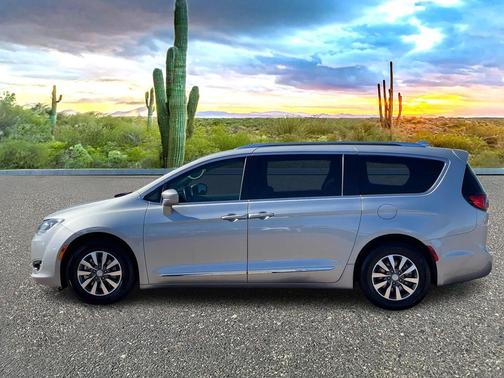 2020 Chrysler Pacifica Touring-L Plus