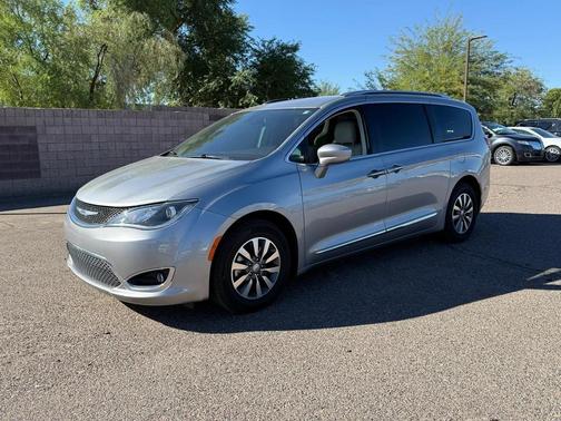 2020 Chrysler Pacifica Touring-L Plus