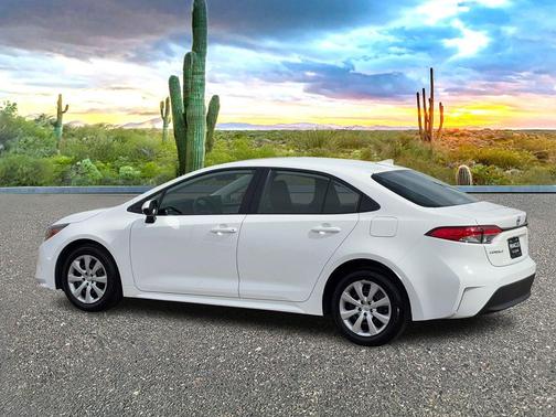 Ice Cap 2025 Toyota Corolla LE