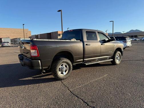 2021 RAM 2500 Tradesman Crew Cab 4x4 6'4' Box