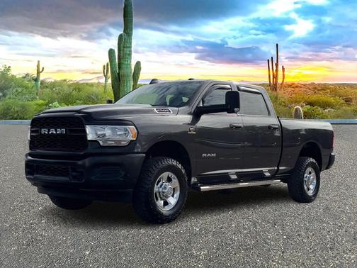 2021 RAM 2500 Tradesman Crew Cab 4x4 6'4' Box