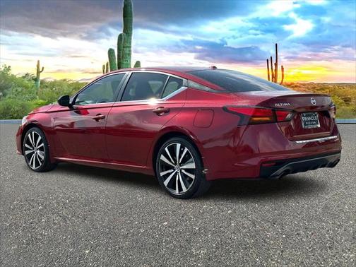 2022 Nissan Altima SR FWD