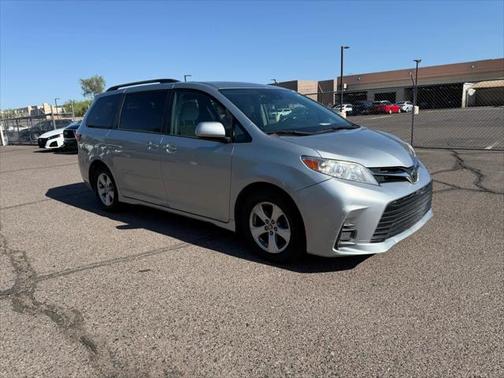 2020 Toyota Sienna LE