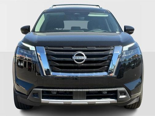 2025 Nissan Pathfinder Platinum FWD
