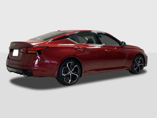 2025 Nissan Altima SR FWD