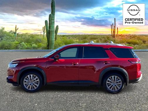 2023 Nissan Pathfinder SL 4WD