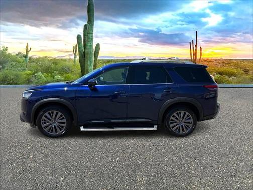 2023 Nissan Pathfinder SL 4WD