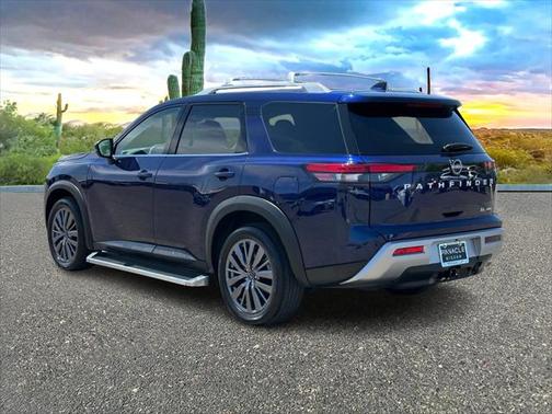 2023 Nissan Pathfinder SL 4WD