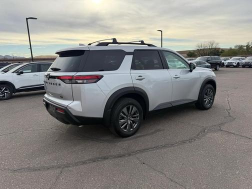 2022 Nissan Pathfinder SV 2WD