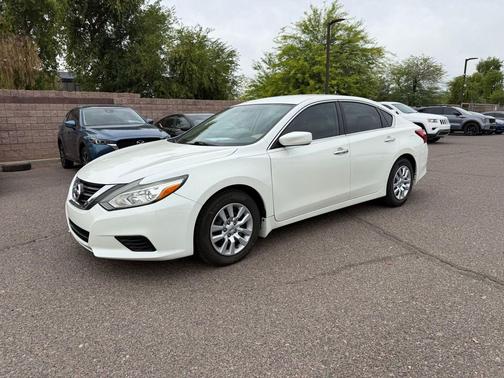 Pearl White 2016 Nissan Altima 2.5 S