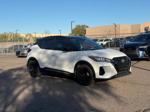 2023 Nissan Kicks SR