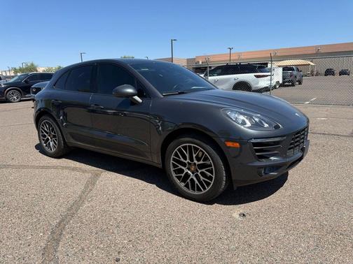 Agate Grey Metallic 2018 Porsche Macan Macan