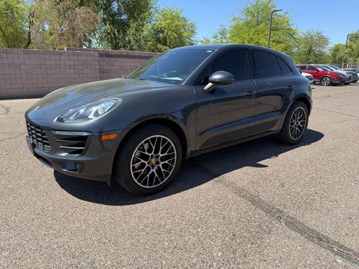 Agate Grey Metallic 2018 Porsche Macan Macan