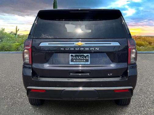 2024 Chevrolet Suburban LT