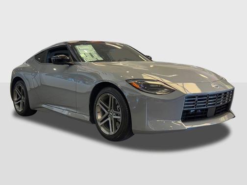 Boulder Gray Pearl/Super Black 2026 Nissan Z Sport