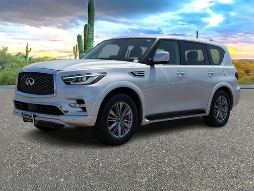 2022 INFINITI QX80 Luxe