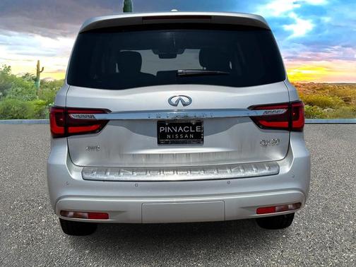 2022 INFINITI QX80 Luxe