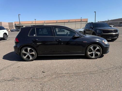 Deep Black Pearl 2016 Volkswagen Golf GTI 2.0T S 4-Door