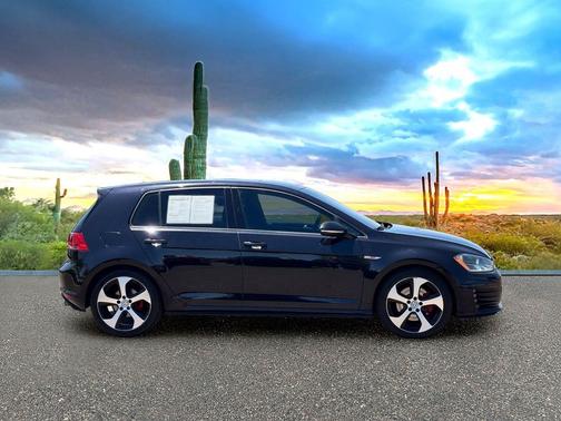 Deep Black Pearl 2016 Volkswagen Golf GTI 2.0T S 4-Door