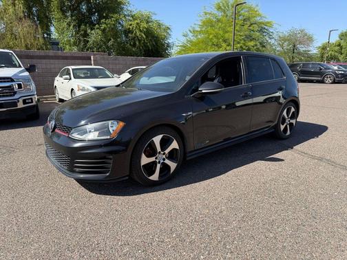 Deep Black Pearl 2016 Volkswagen Golf GTI 2.0T S 4-Door
