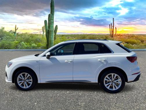 2024 Audi Q3 Premium 45 TFSI S line quattro Tiptronic