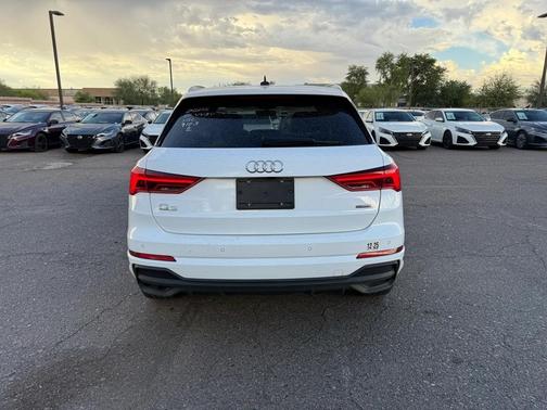 2024 Audi Q3 Premium 45 TFSI S line quattro Tiptronic