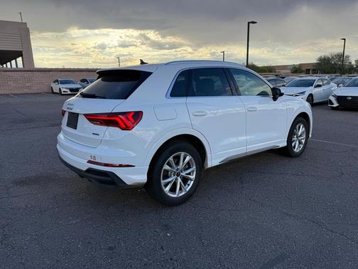 2024 Audi Q3 Premium 45 TFSI S line quattro Tiptronic