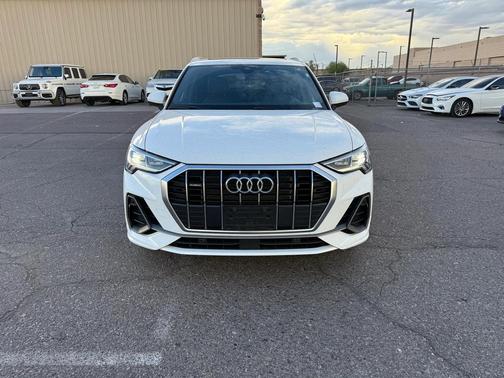 2024 Audi Q3 Premium 45 TFSI S line quattro Tiptronic