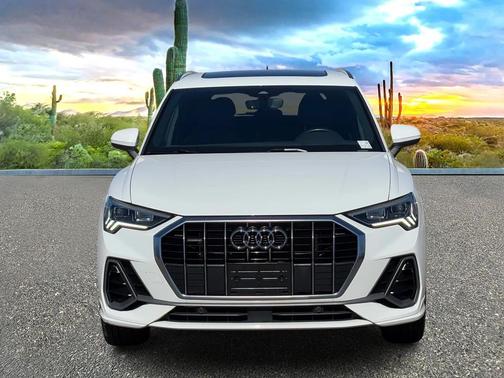 2024 Audi Q3 Premium 45 TFSI S line quattro Tiptronic