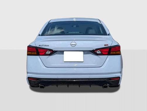 2025 Nissan Altima SR FWD