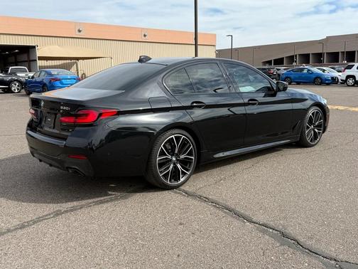 2022 BMW 530 i