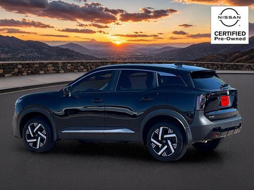 Super Black 2026 Nissan Kicks SV