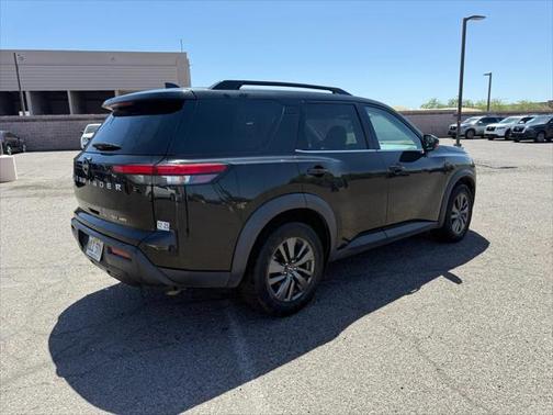 2022 Nissan Pathfinder SV 4WD