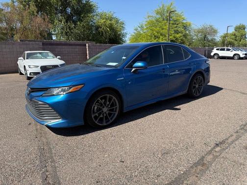 Blue Streak Metallic 2019 Toyota Camry Hybrid LE