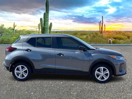 2025 Nissan Kicks S