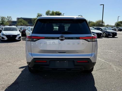 2024 Nissan Pathfinder SV 4WD