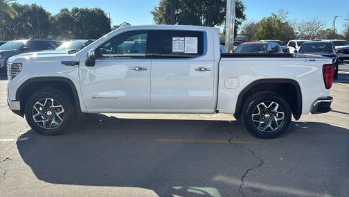 2024 GMC Sierra 1500 SLT