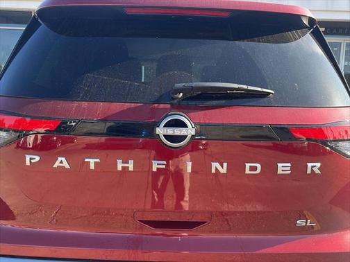 2024 Nissan Pathfinder SL FWD