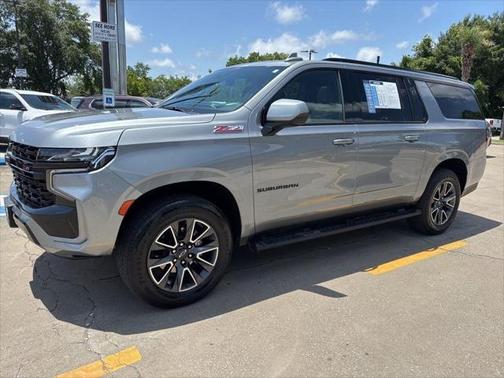 2023 Chevrolet Suburban 4WD Z71